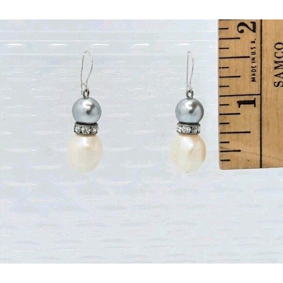 Gray White Freshwater Pearl Dangle Drop Pierce Earrings Silver Rhinestone Spacer - Picture 1 of 3